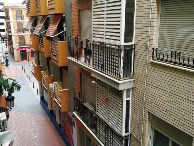Venta 125000€  ZONA:  (BENIDORM) REF: (P61)